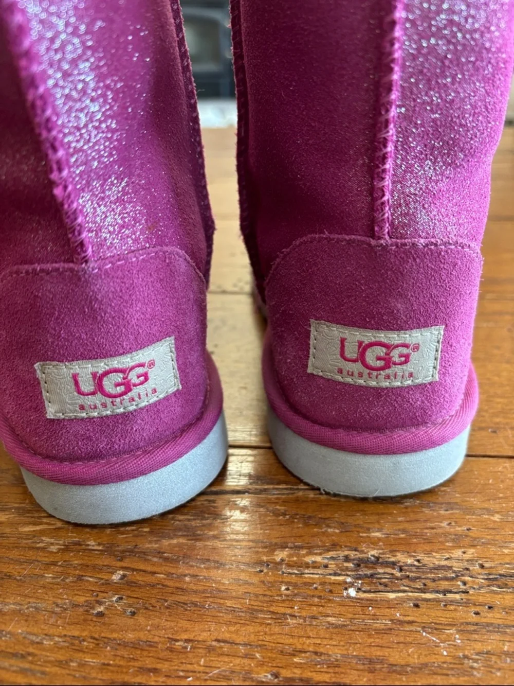 UGG Classic Glitter Boots Girls 1002495 Fuchsia Pink Sheepskin Boots Size 4